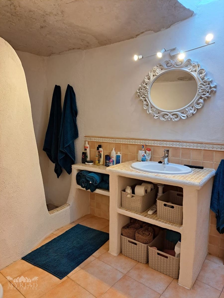 4 bedroom Cave House for sale in L'Alguena / Alguenya with pool - € 120,000 (Ref: 10164236)