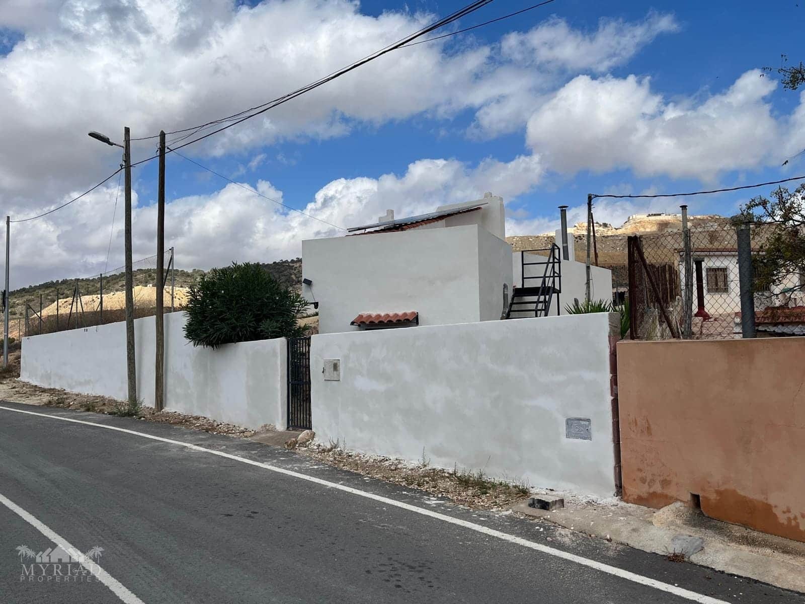 4 bedroom Cave House for sale in L'Alguena / Alguenya with pool - € 120,000 (Ref: 10164236)