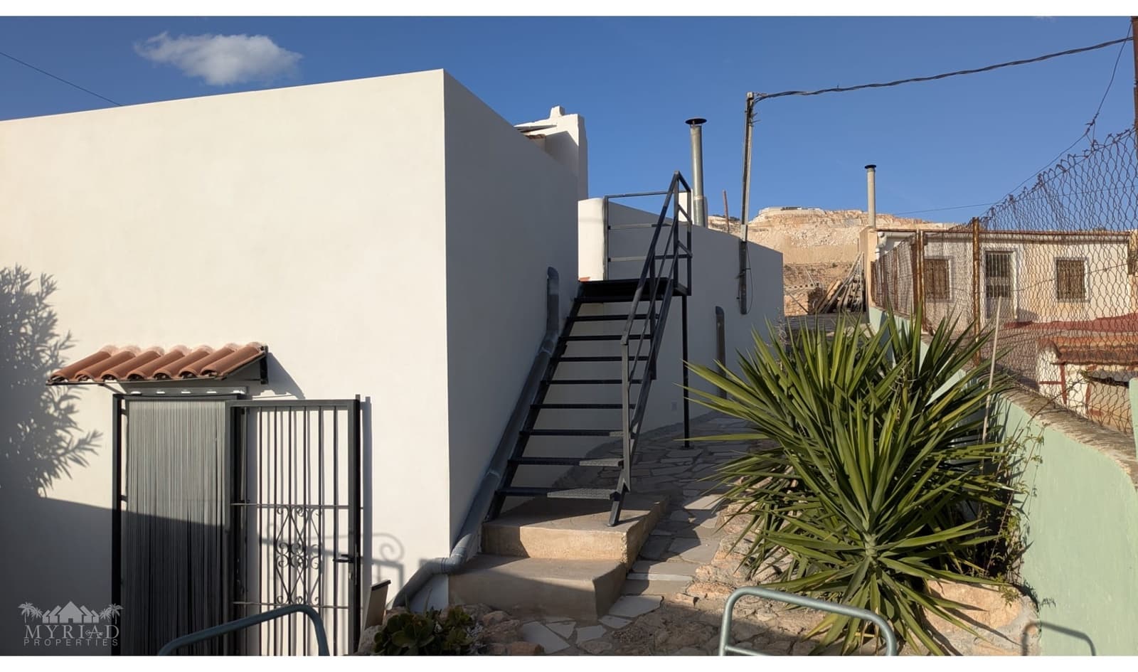 4 bedroom Cave House for sale in L'Alguena / Alguenya with pool - € 120,000 (Ref: 10164236)