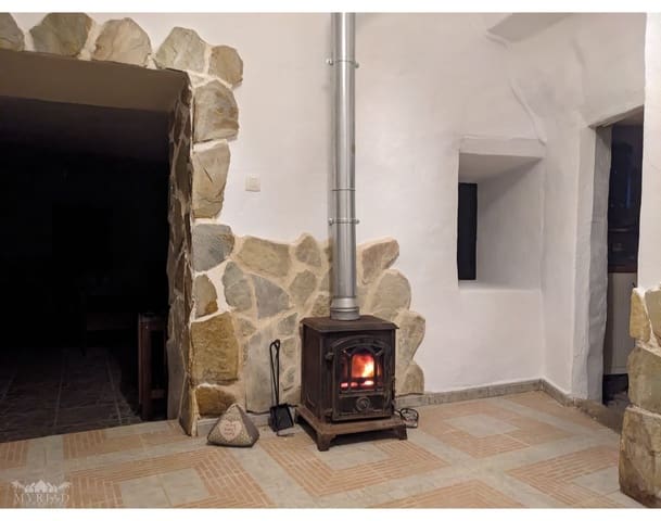 4 makuuhuone Luolatalo myytävänä paikassa L'Algueña / Alguenya mukana uima-altaan - 120 000 € (Ref: 10164236)