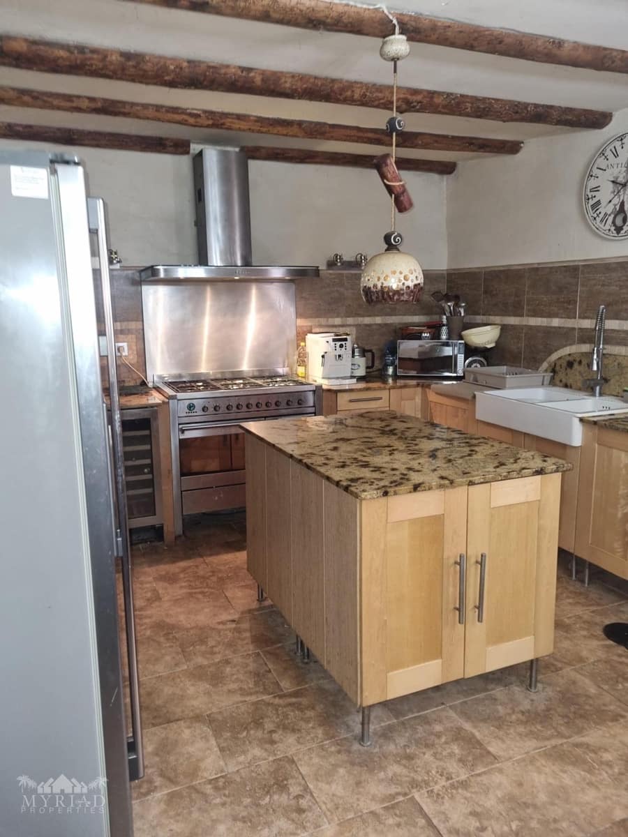 6 soverom Finca/Herregård til salgs i Lel med svømmebasseng - € 370 000 (Ref: 9516432)