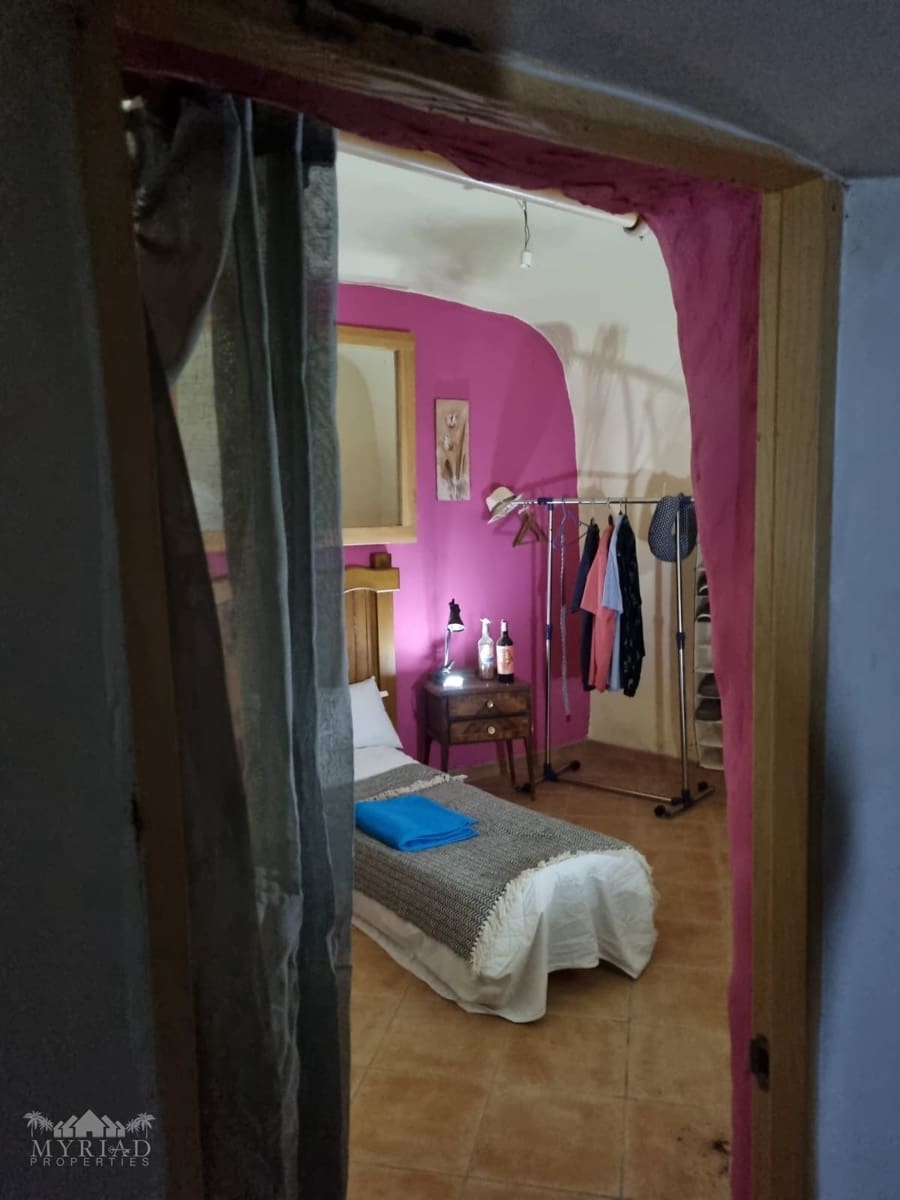 2 soverom Grottehus til salgs i Pinoso - € 66 000 (Ref: 9516436)