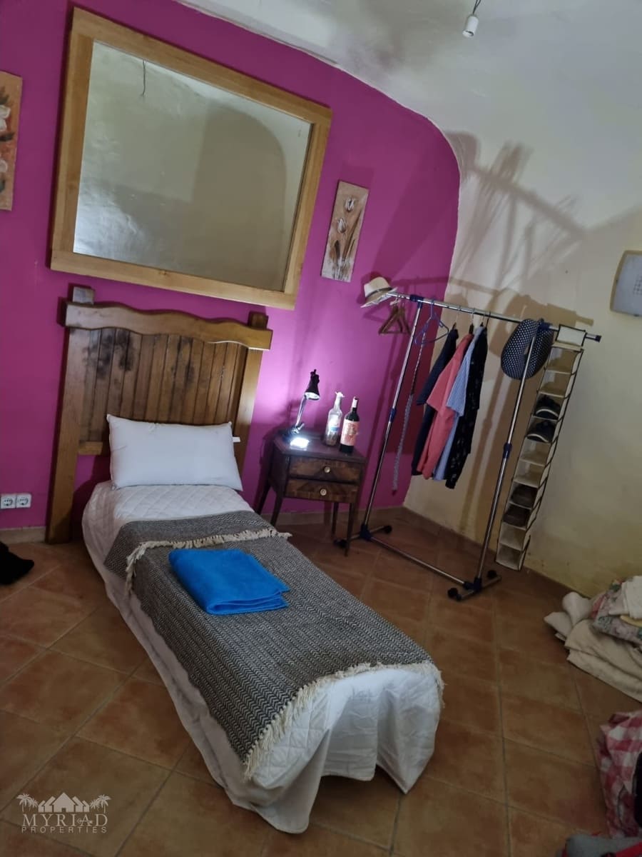 2 soverom Grottehus til salgs i Pinoso - € 66 000 (Ref: 9516436)