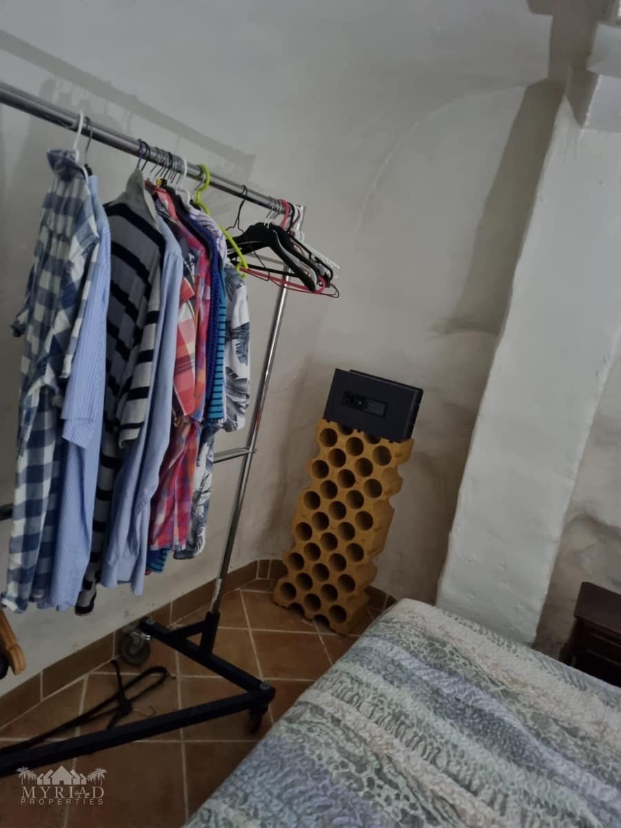 2 soverom Grottehus til salgs i Pinoso - € 66 000 (Ref: 9516436)