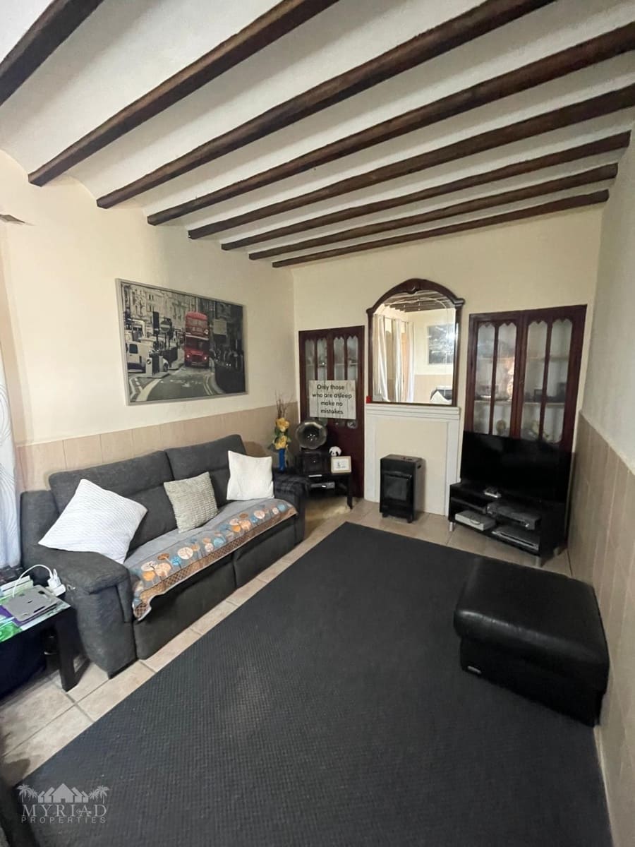 6 soveværelse Finca/Landehus til salg i Pinoso med swimmingpool garage - € 395.000 (Ref: 9516437)