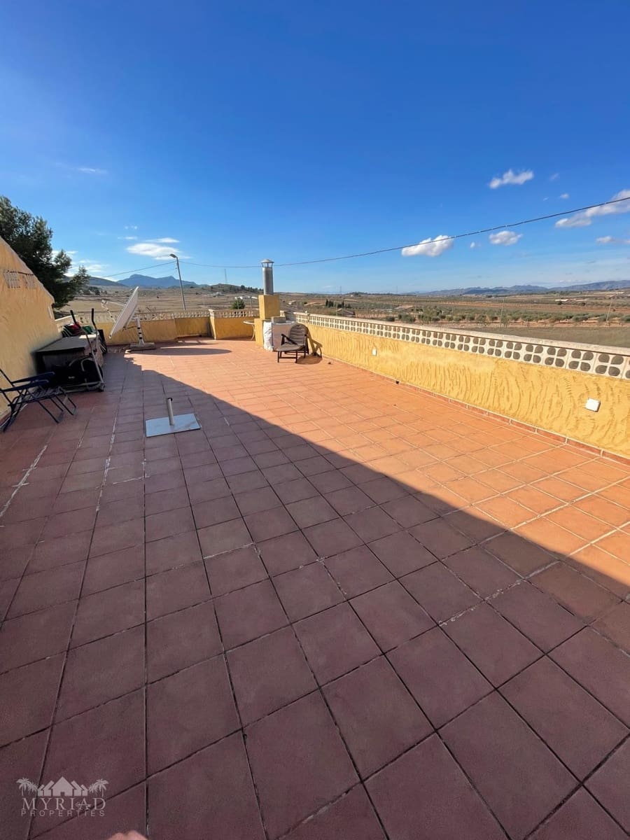 6 soveværelse Finca/Landehus til salg i Pinoso med swimmingpool garage - € 395.000 (Ref: 9516437)