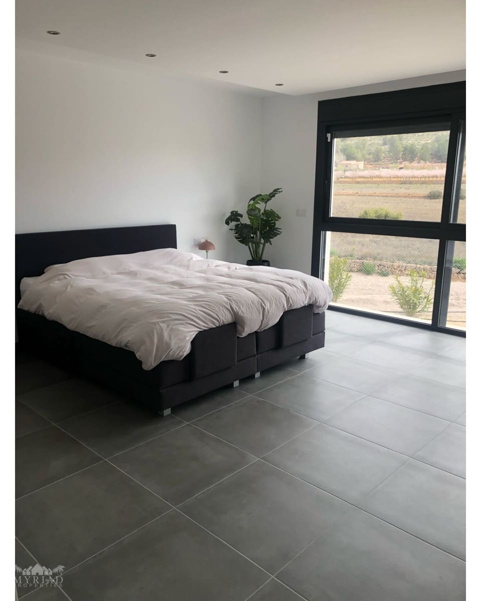 5 quarto Moradia para venda em Pinoso com piscina - 410 000 € (Ref: 9516443)