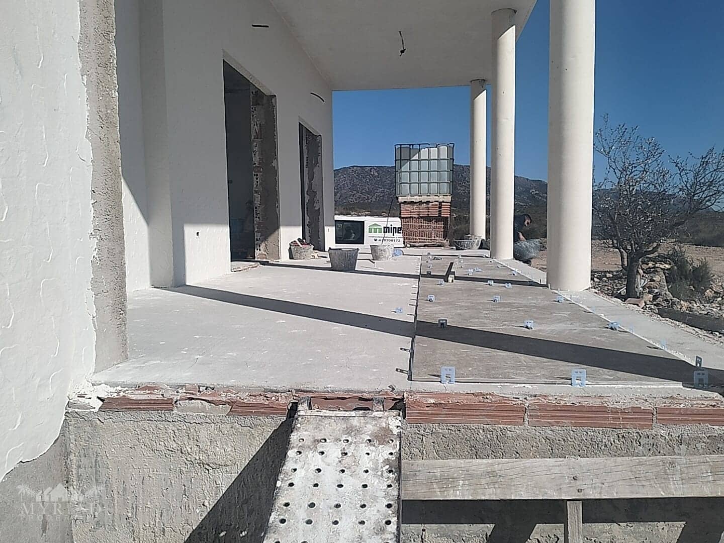3 bedroom Villa for sale in Pinoso with pool garage - € 389,000 (Ref: 9516452)