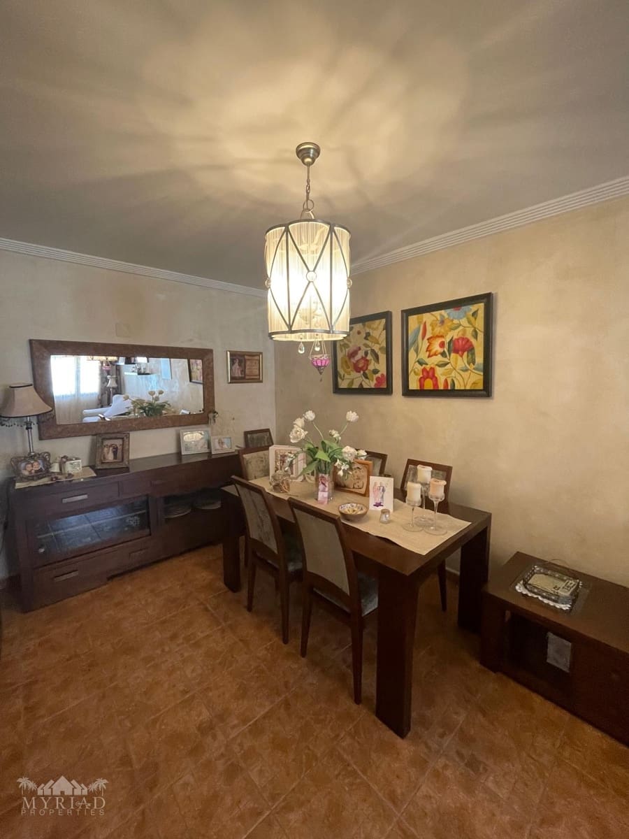 4 soverom Hus til salgs i Pinoso med garasje - € 195 000 (Ref: 9516454)