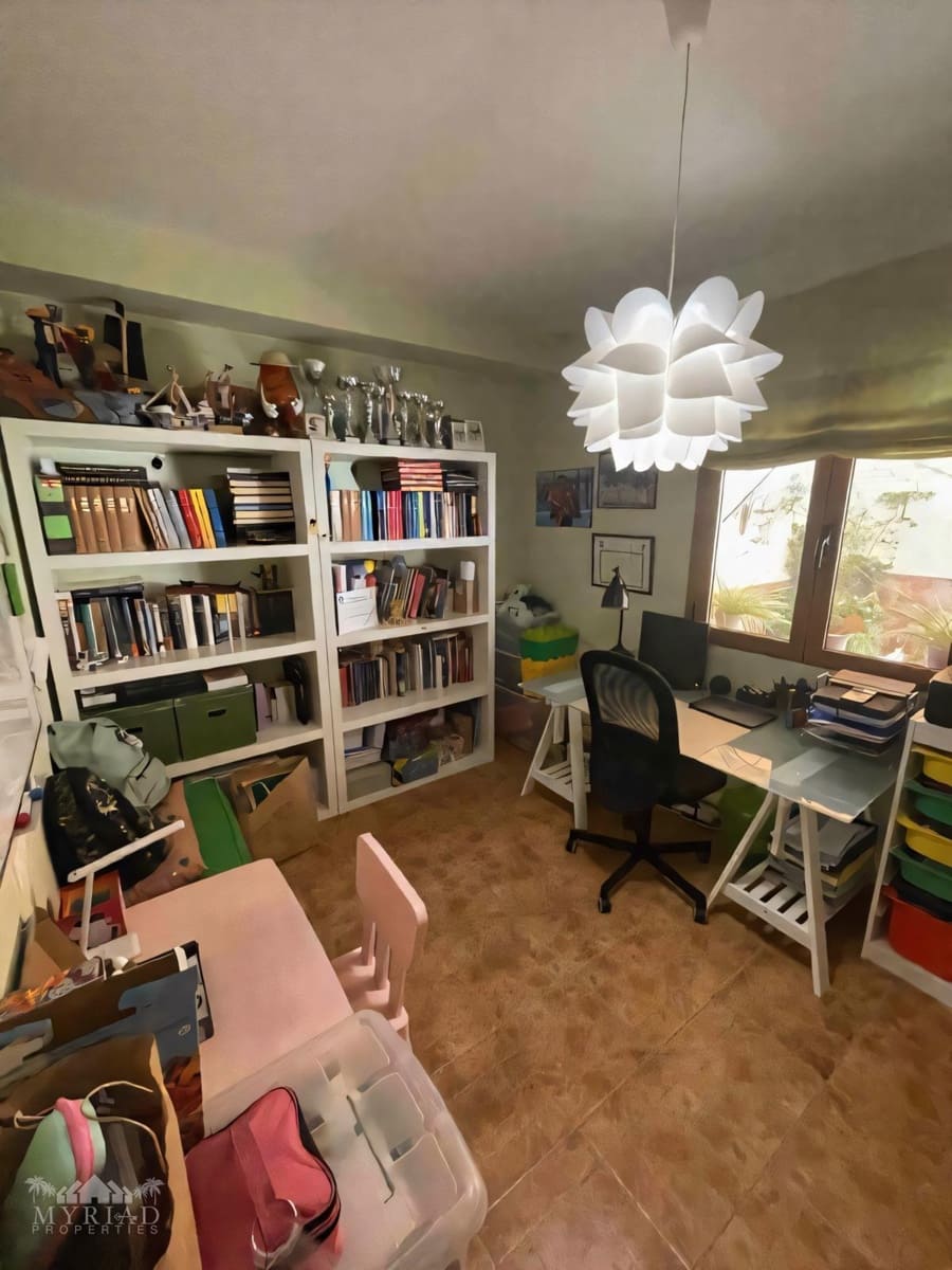 4 soverom Hus til salgs i Pinoso med garasje - € 195 000 (Ref: 9516454)