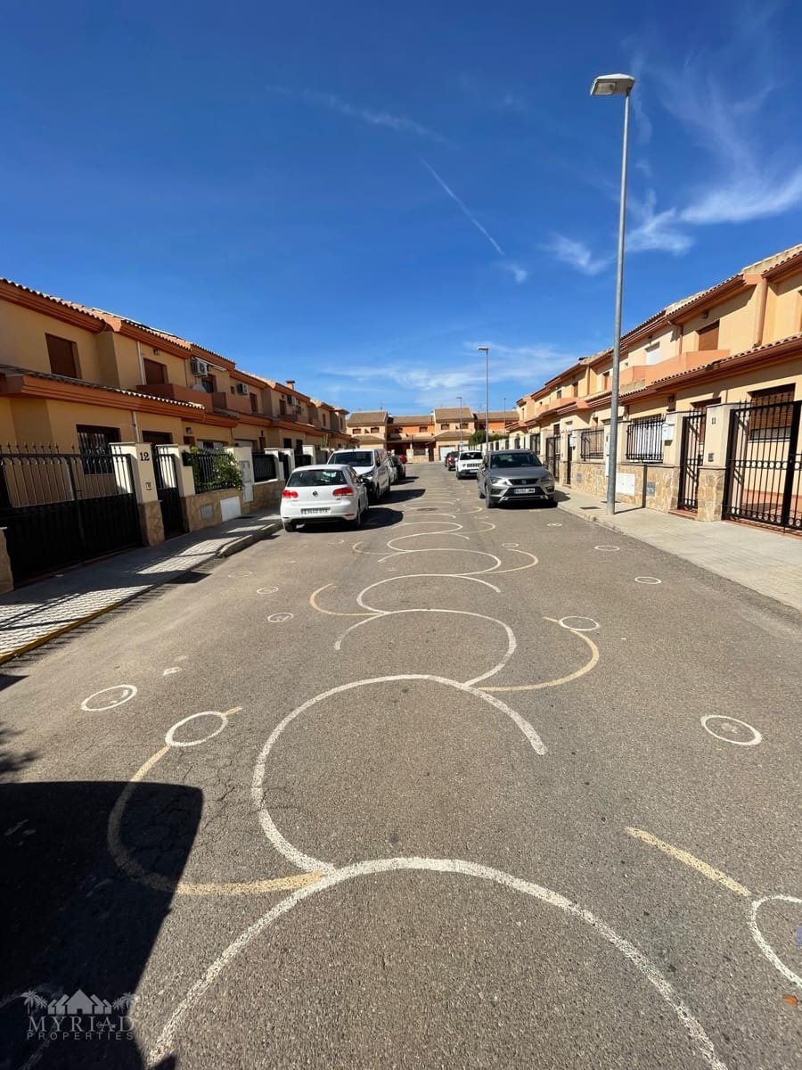 4 soverom Hus til salgs i Pinoso med garasje - € 195 000 (Ref: 9516454)