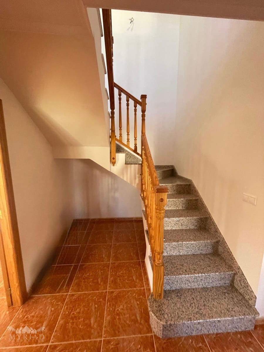 4 soveværelse Byhus til salg i Pinoso med garage - € 235.000 (Ref: 9533331)