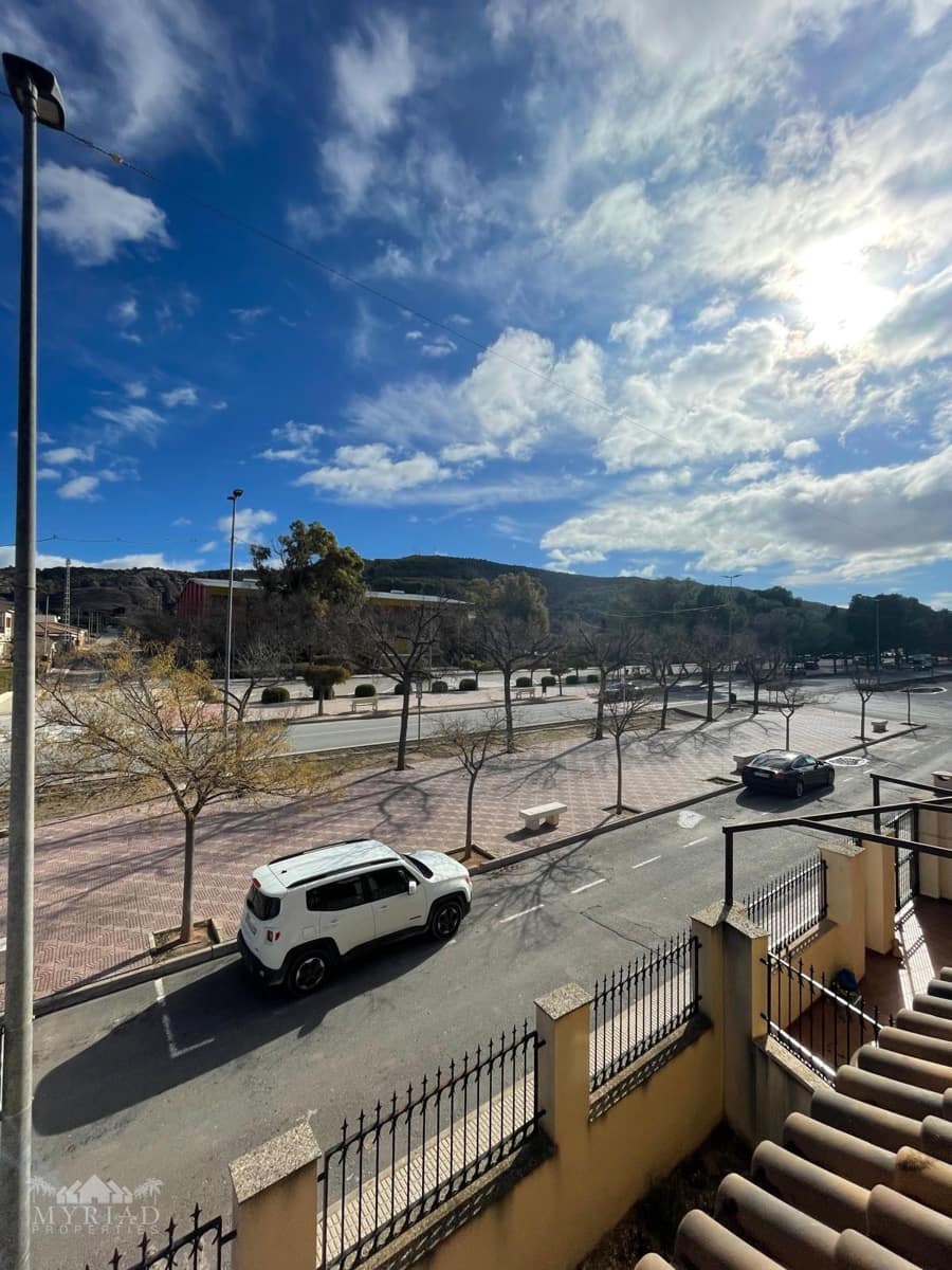 4 soveværelse Byhus til salg i Pinoso med garage - € 235.000 (Ref: 9533331)