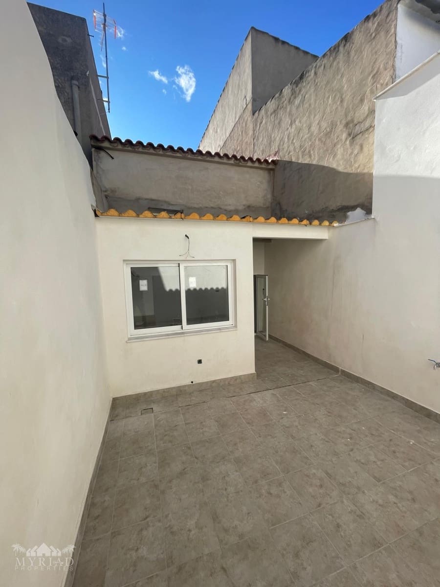 3 soverom Hus til salgs i Pinoso - € 135 000 (Ref: 9540890)