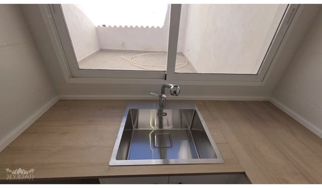 3 soverom Hus til salgs i Pinoso - € 135 000 (Ref: 9540890)