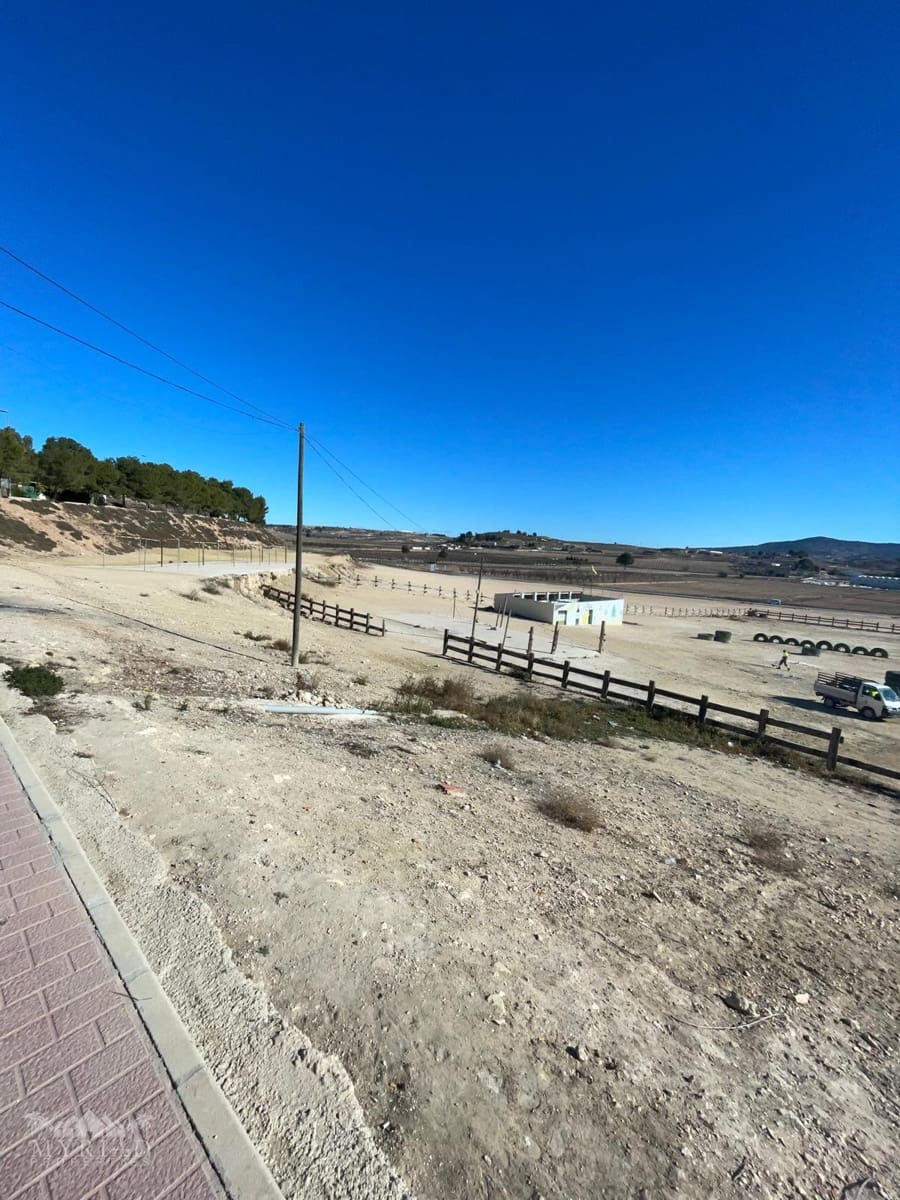 Kommersiell til salgs i Pinoso - € 160 000 (Ref: 9568174)