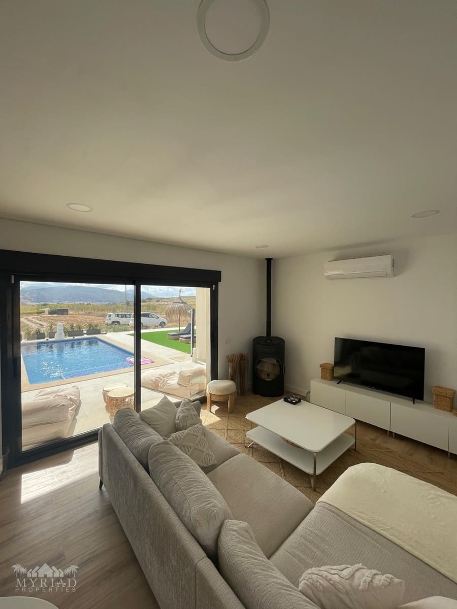 3 slaapkamer Huis te koop in Pinoso met zwembad - € 425.000 (Ref: 9604649)