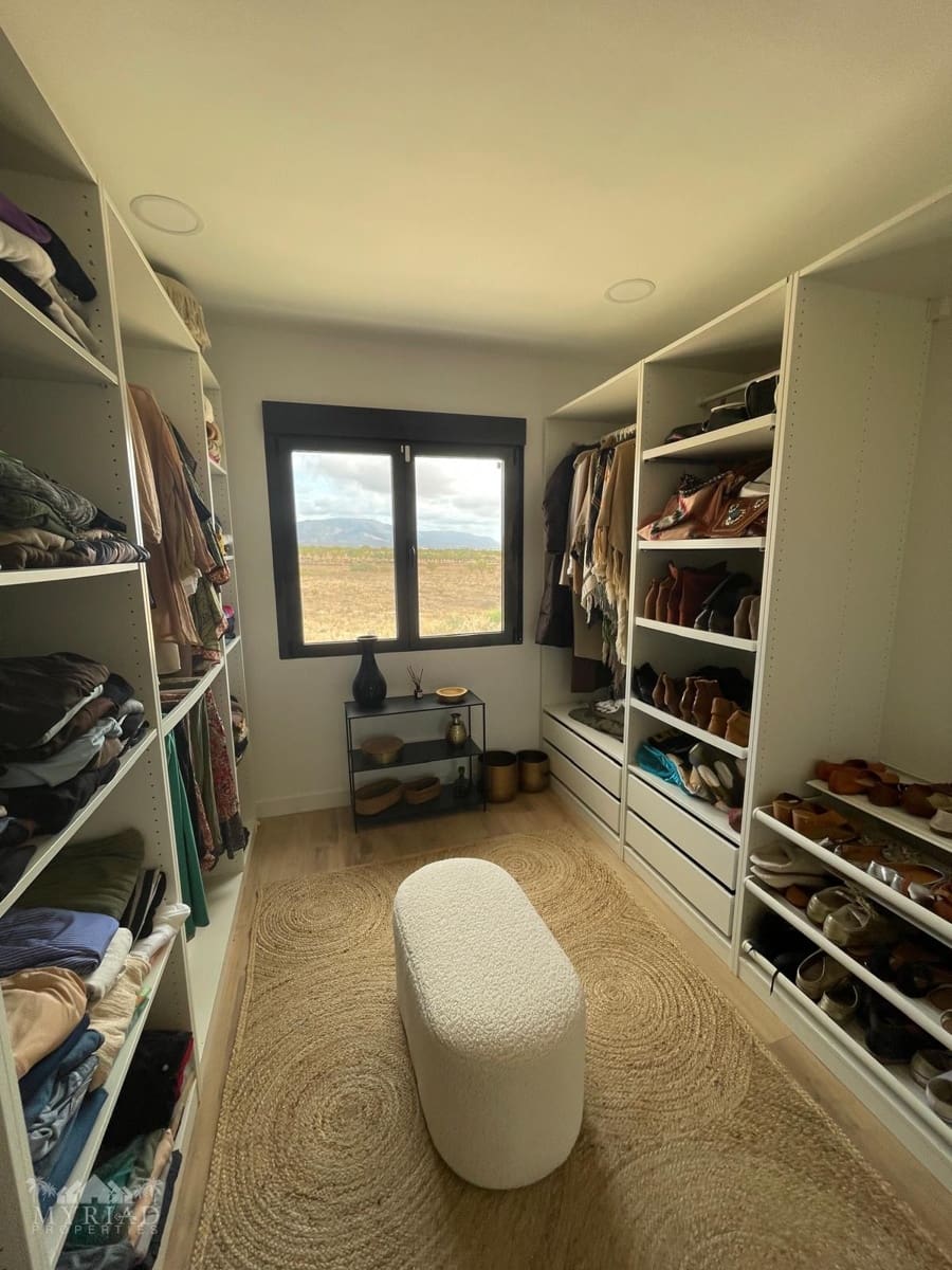 3 slaapkamer Huis te koop in Pinoso met zwembad - € 425.000 (Ref: 9604649)