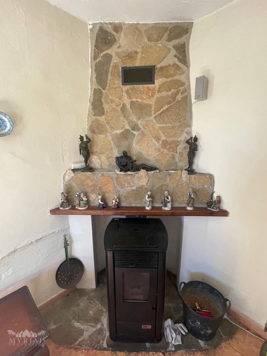 2 slaapkamer Villa te koop in Algayat met garage - € 125.000 (Ref: 9714593)