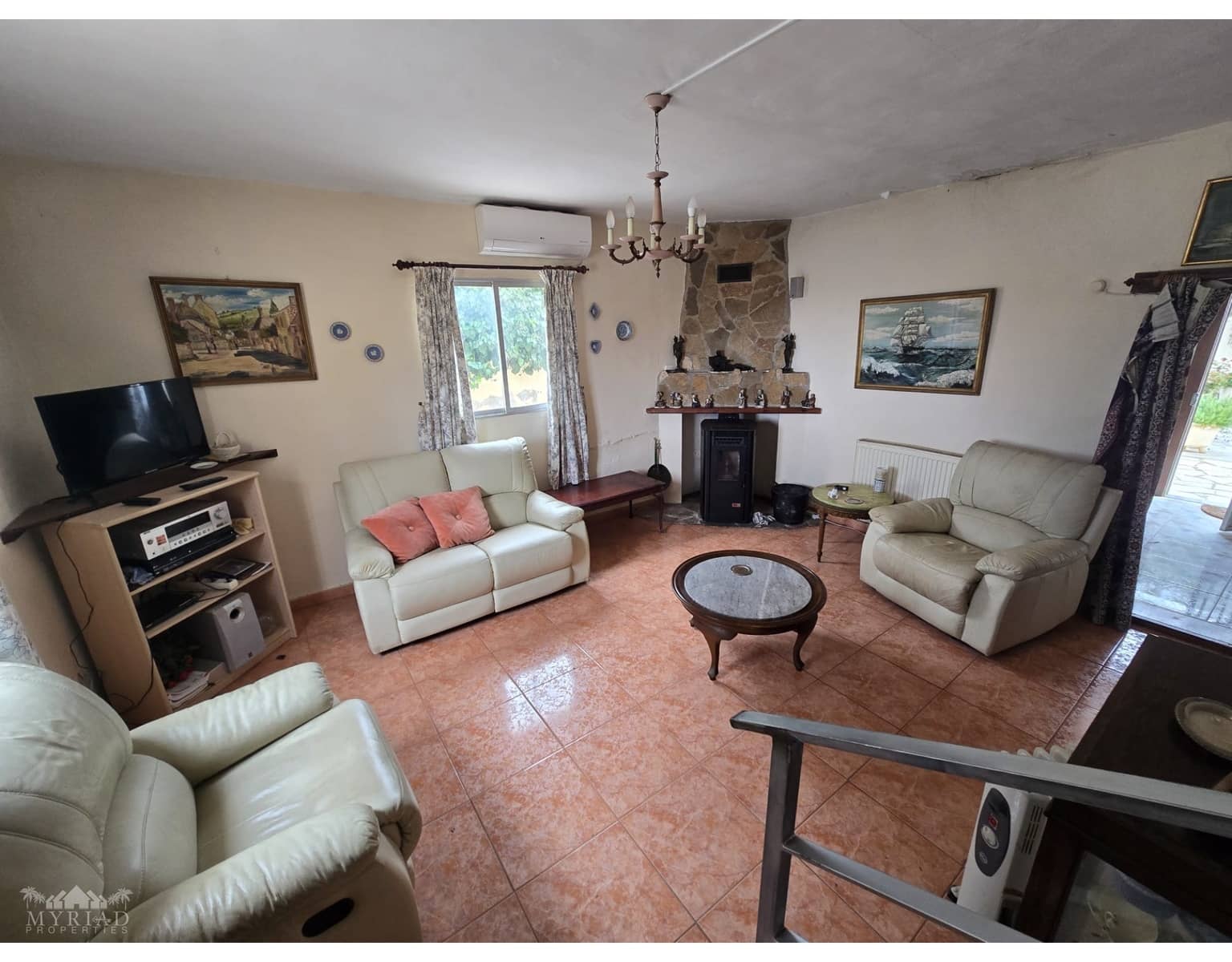 2 slaapkamer Villa te koop in Algayat met garage - € 125.000 (Ref: 9714593)