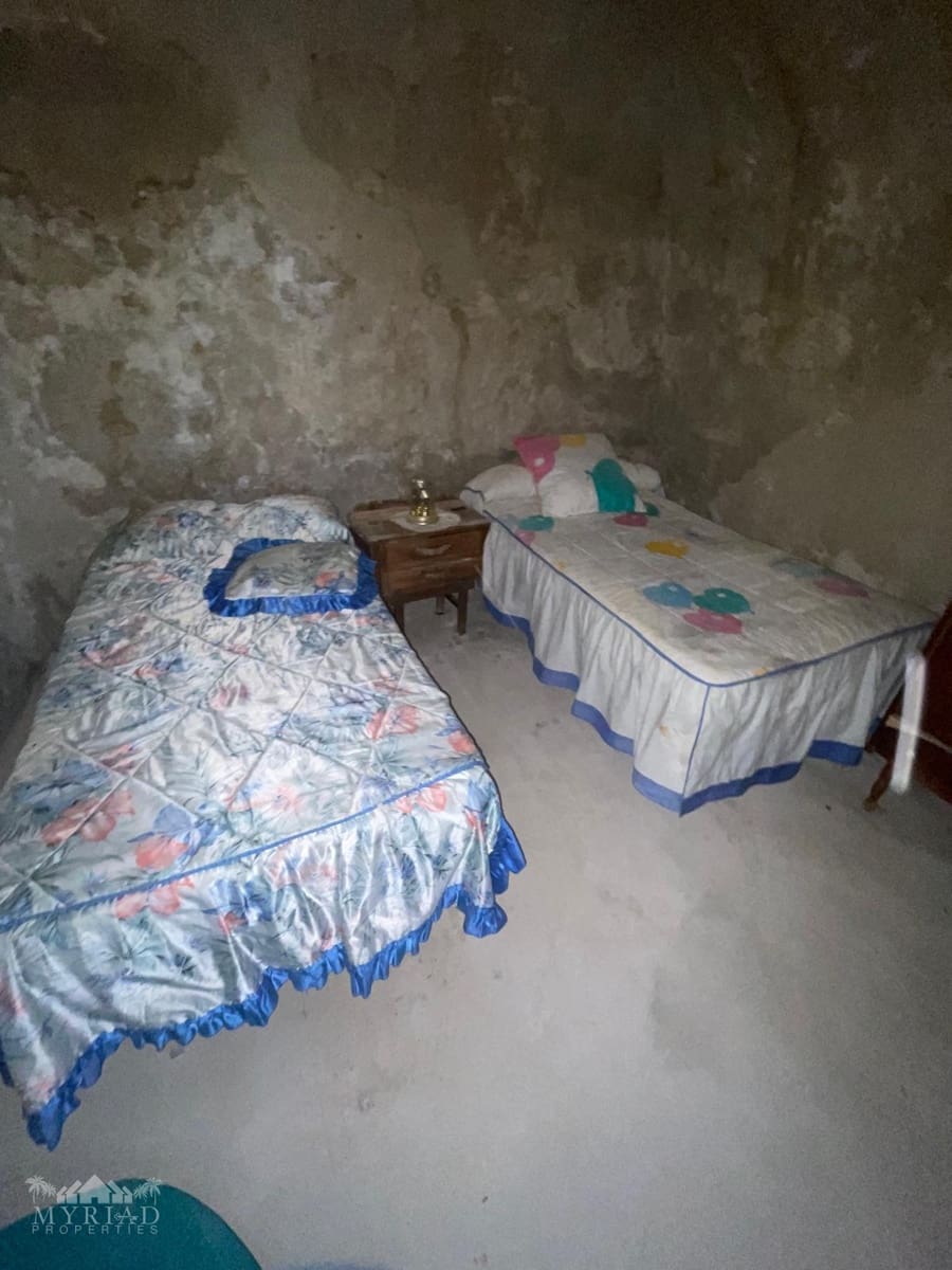 Grotwoning te koop in El Canton met garage - € 67.000 (Ref: 9714594)