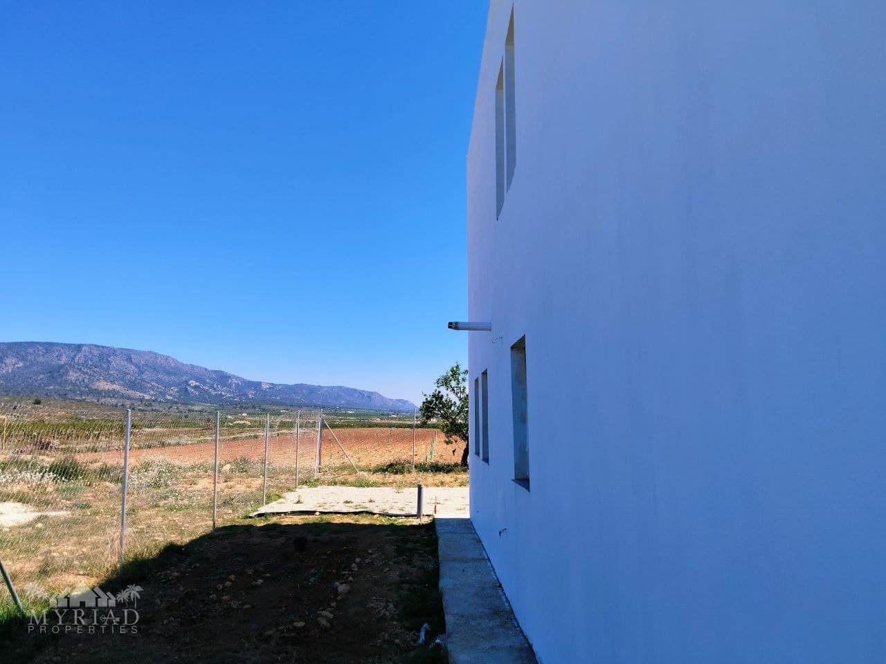 4 bedroom Villa for sale in Pinoso - € 210,000 (Ref: 9794265)