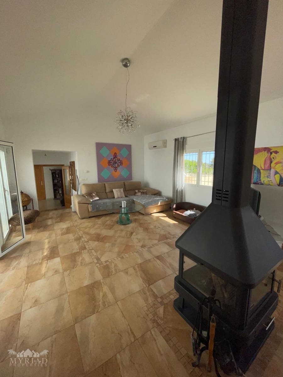 6 sovrum Villa till salu i Encebras med pool - 649 995 € (Ref: 9798918)