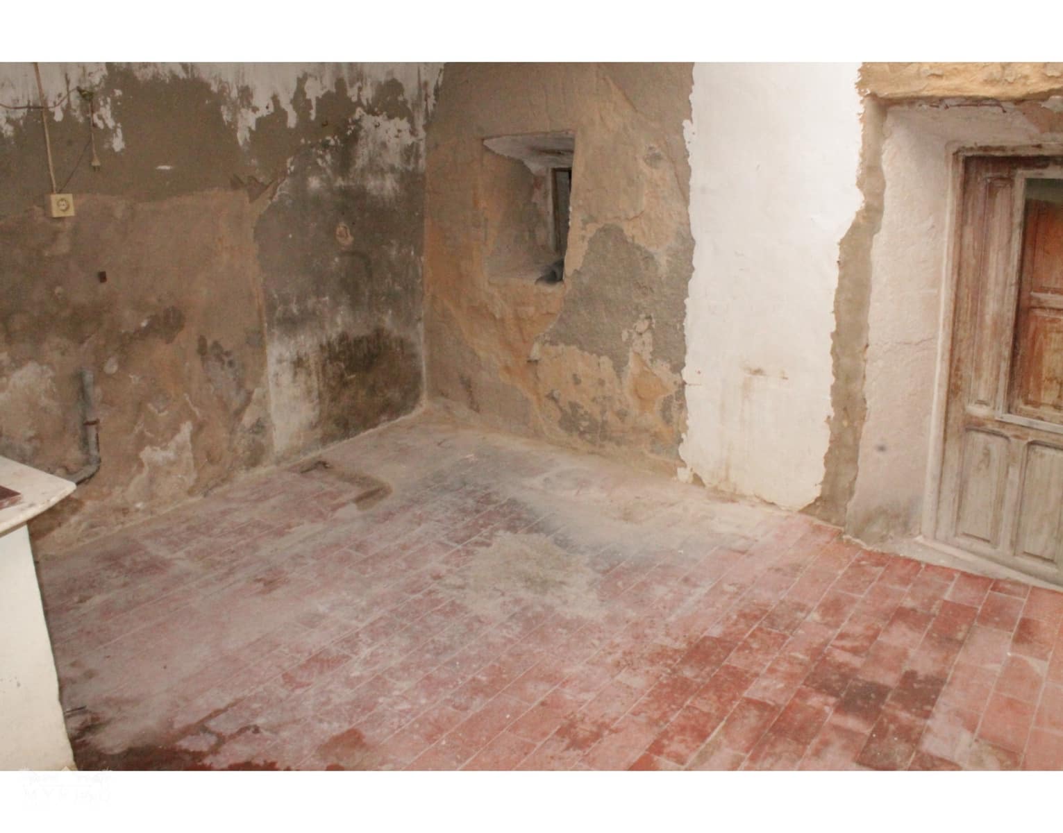 Adosado de 4 habitaciones en Pinoso en venta - 55.000 € (Ref: 9819985)