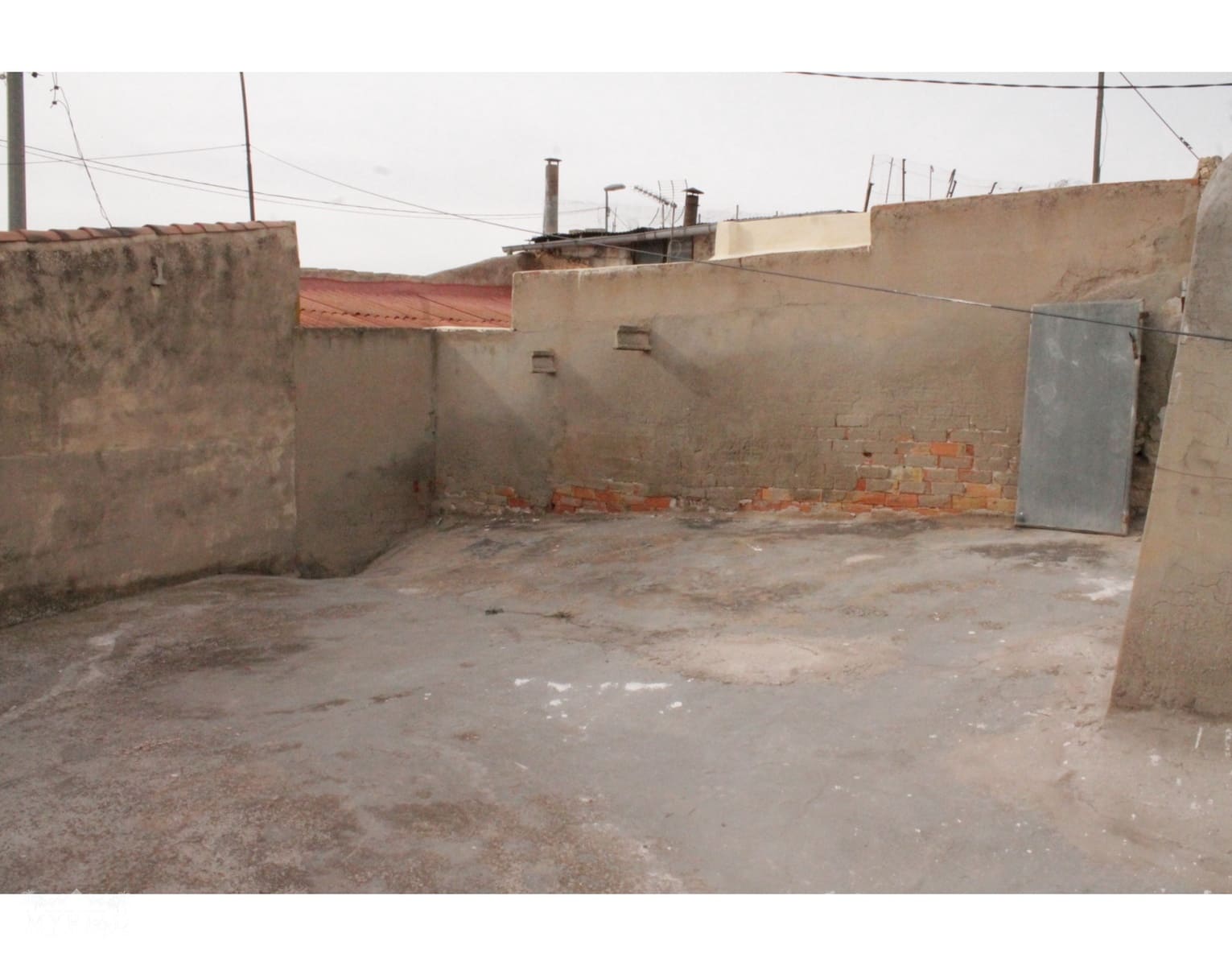 Adosado de 4 habitaciones en Pinoso en venta - 55.000 € (Ref: 9819985)