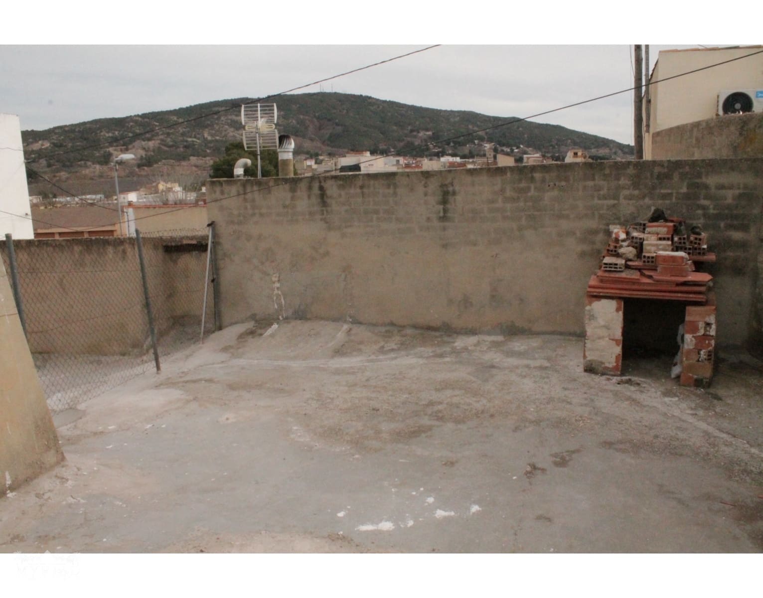 Adosado de 4 habitaciones en Pinoso en venta - 55.000 € (Ref: 9819985)