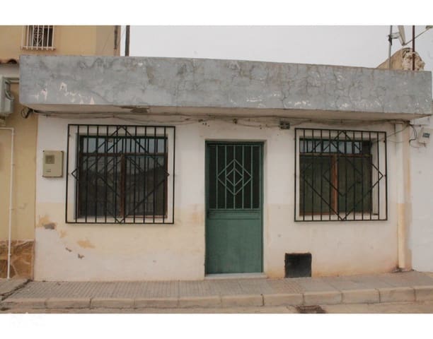 Adosado de 4 habitaciones en Pinoso en venta - 55.000 € (Ref: 9819985)