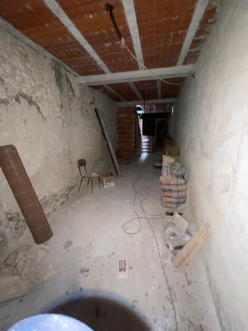2 slaapkamer Huis te koop in Pinoso met garage - € 38.000 (Ref: 9984460)