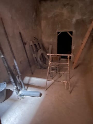 2 slaapkamer Huis te koop in Pinoso met garage - € 38.000 (Ref: 9984460)