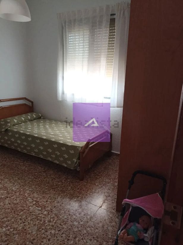 4 slaapkamer Villa te koop in Godelleta met garage - € 265.000 (Ref: 9412434)