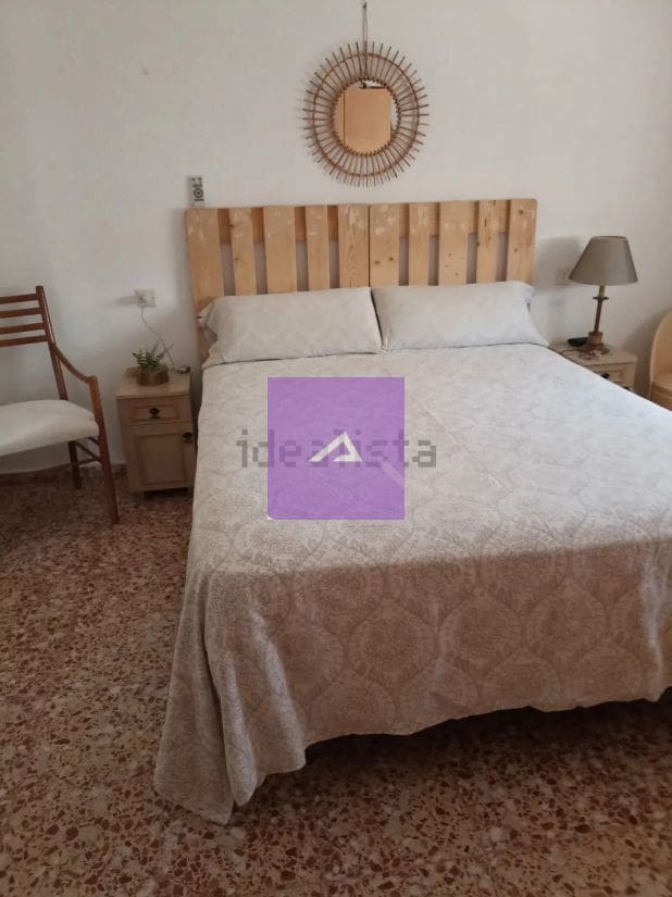 4 slaapkamer Villa te koop in Godelleta met garage - € 265.000 (Ref: 9412434)