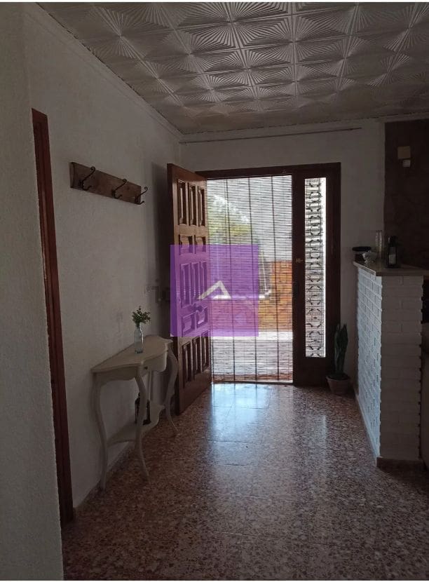 4 slaapkamer Villa te koop in Godelleta met garage - € 265.000 (Ref: 9412434)