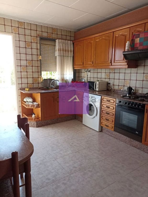 4 slaapkamer Villa te koop in Godelleta met garage - € 265.000 (Ref: 9412434)