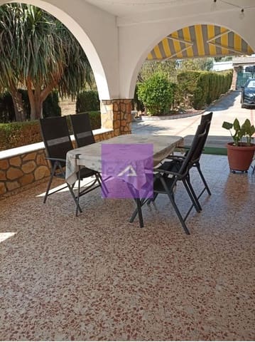 4 slaapkamer Villa te koop in Godelleta met garage - € 265.000 (Ref: 9412434)