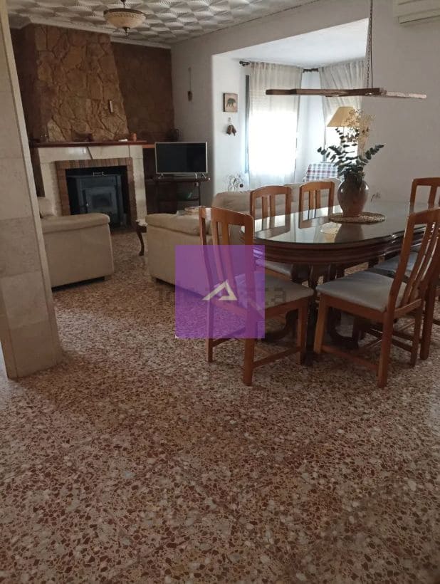 4 slaapkamer Villa te koop in Godelleta met garage - € 265.000 (Ref: 9412434)