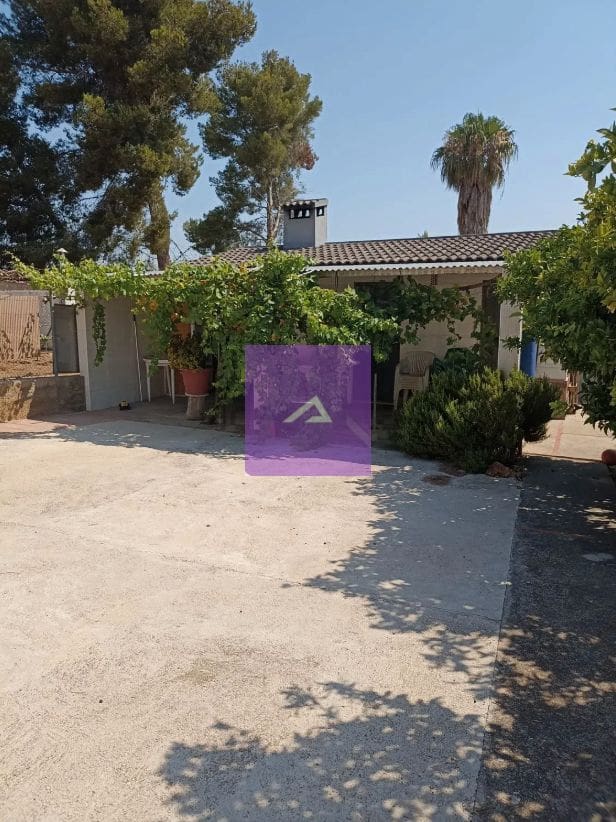 4 slaapkamer Villa te koop in Godelleta met garage - € 265.000 (Ref: 9412434)