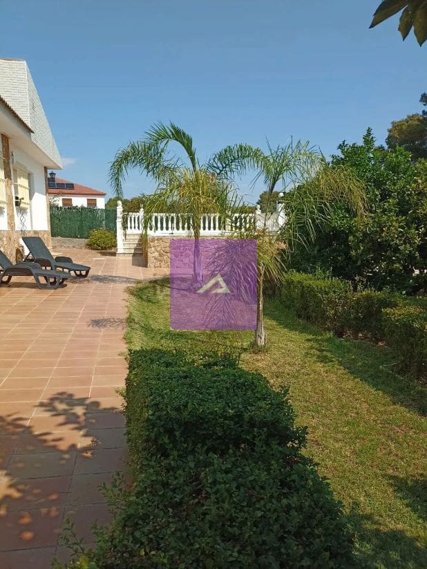 4 slaapkamer Villa te koop in Godelleta met garage - € 265.000 (Ref: 9412434)