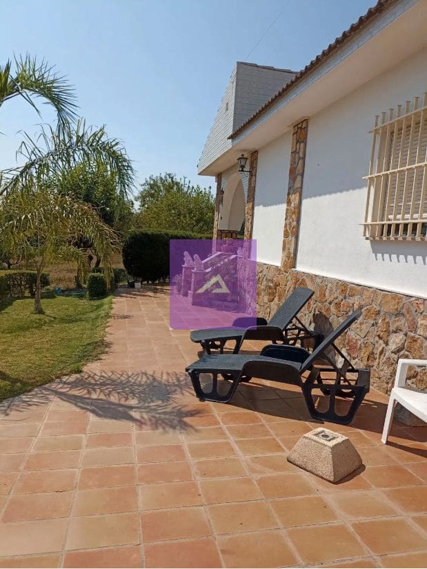 4 slaapkamer Villa te koop in Godelleta met garage - € 265.000 (Ref: 9412434)