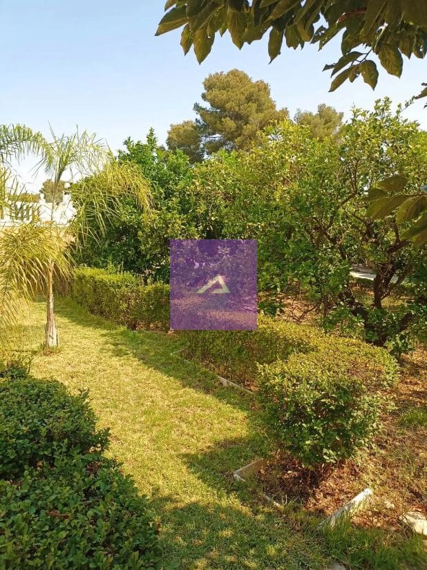 4 slaapkamer Villa te koop in Godelleta met garage - € 265.000 (Ref: 9412434)