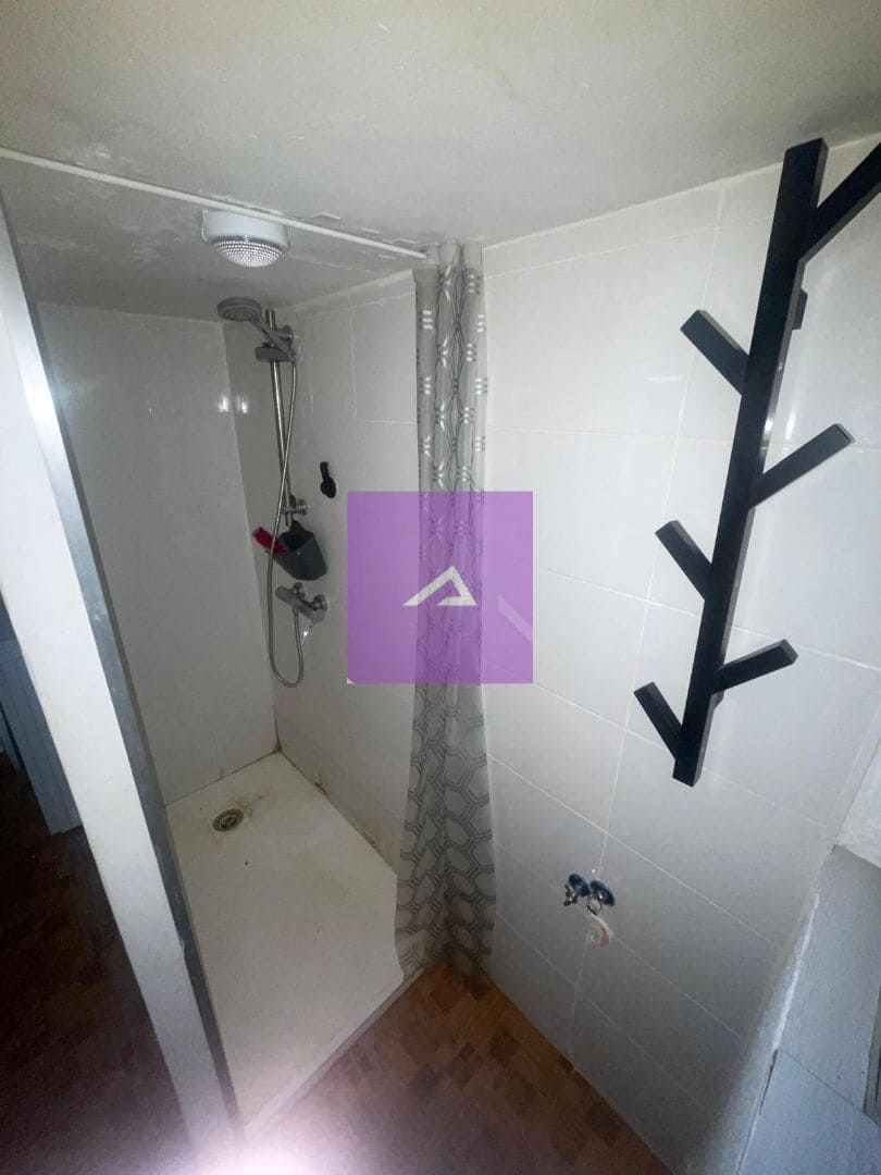 Commercial for sale in Valencia city - € 160,000 (Ref: 9412440)