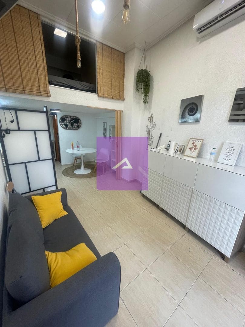 Commercial for sale in Valencia city - € 160,000 (Ref: 9412440)