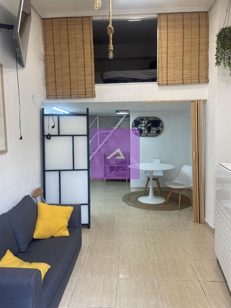 Commercial for sale in Valencia city - € 160,000 (Ref: 9412440)