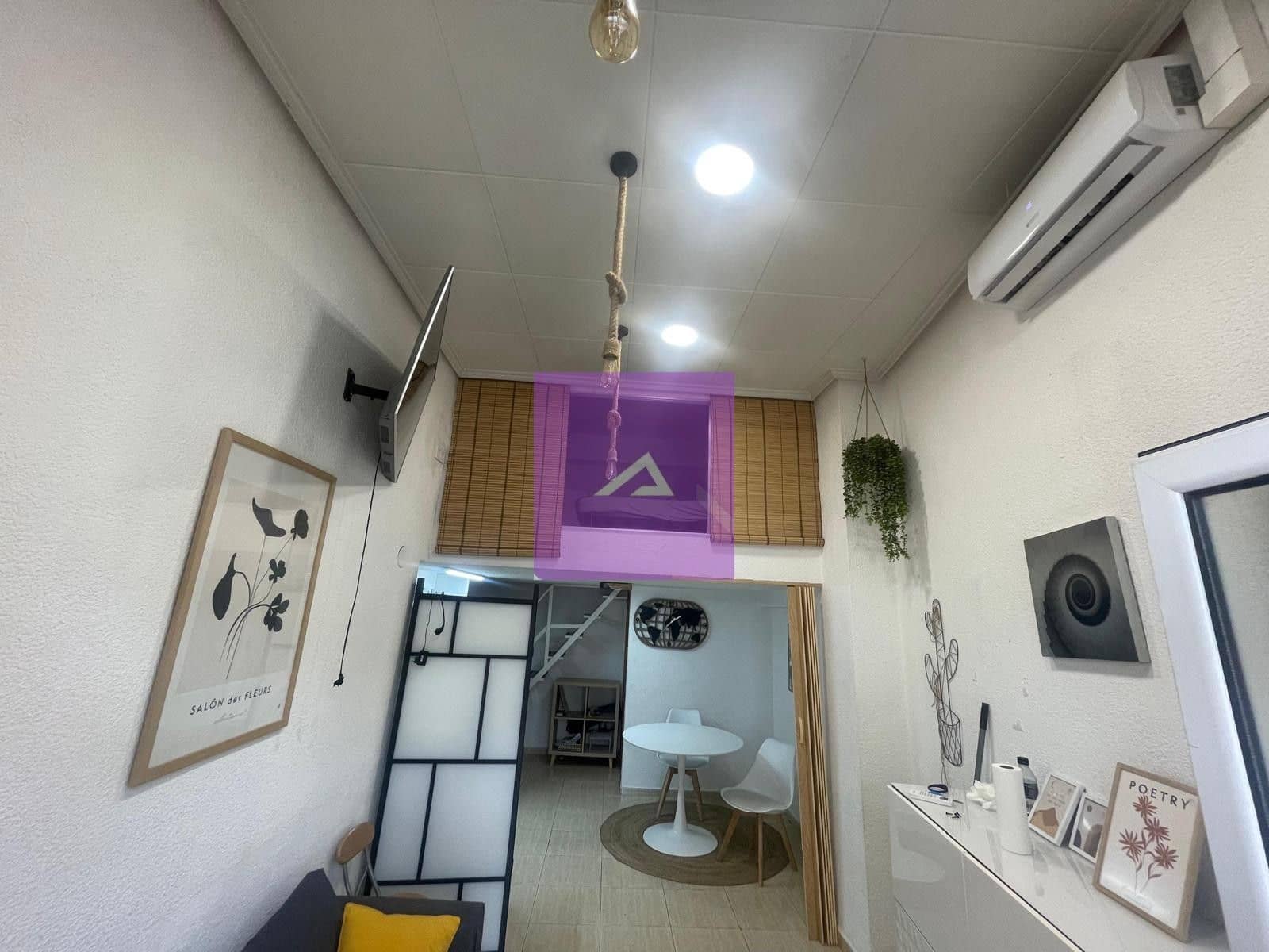 Commercial for sale in Valencia city - € 160,000 (Ref: 9412440)