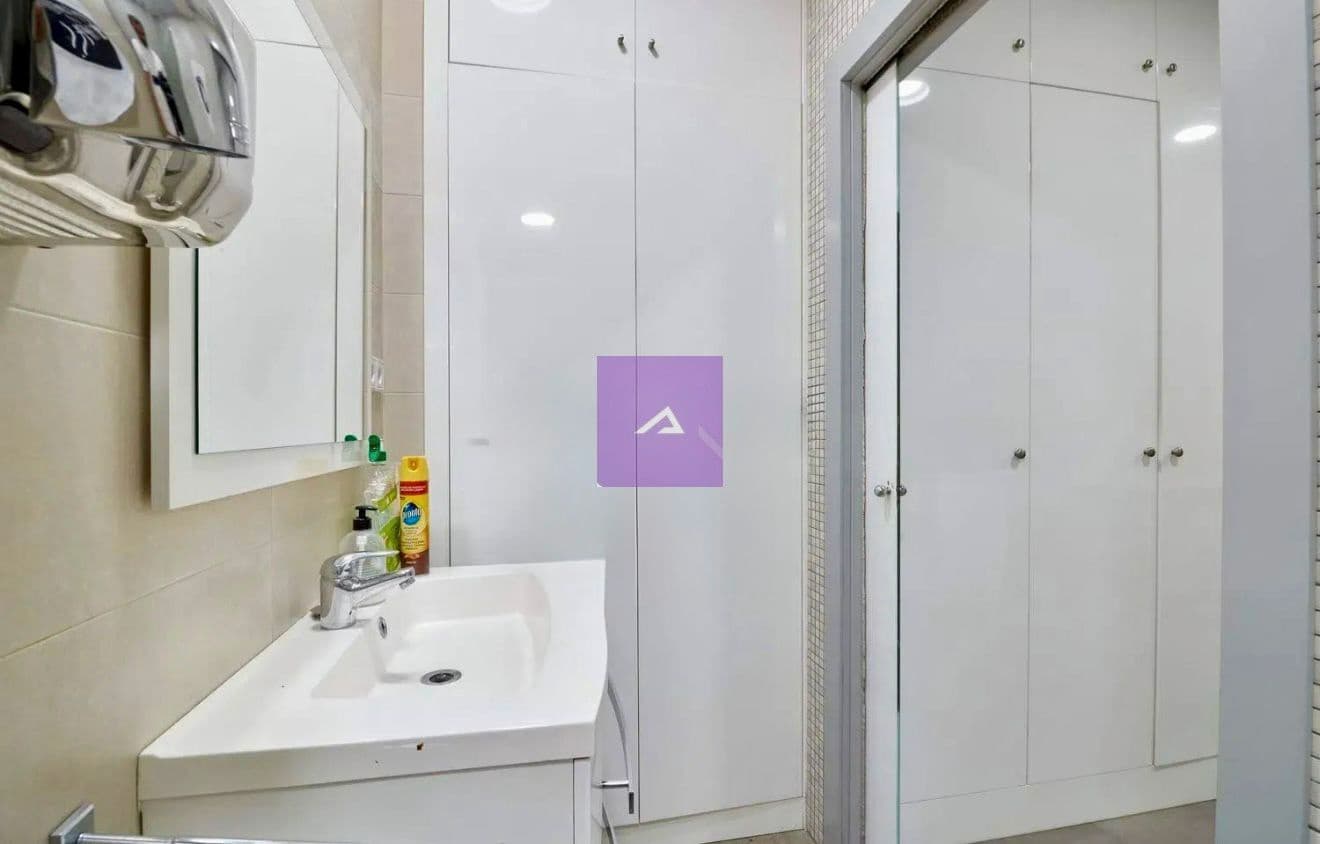 Commercial for sale in Alfafar - € 119,000 (Ref: 9412442)