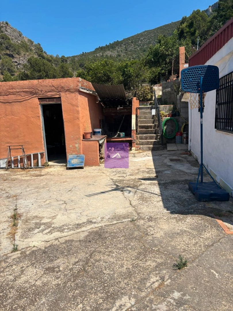 Finca/Casa Rural de 3 habitaciones en Alzira en venta con piscina - 145.000 € (Ref: 9412455)