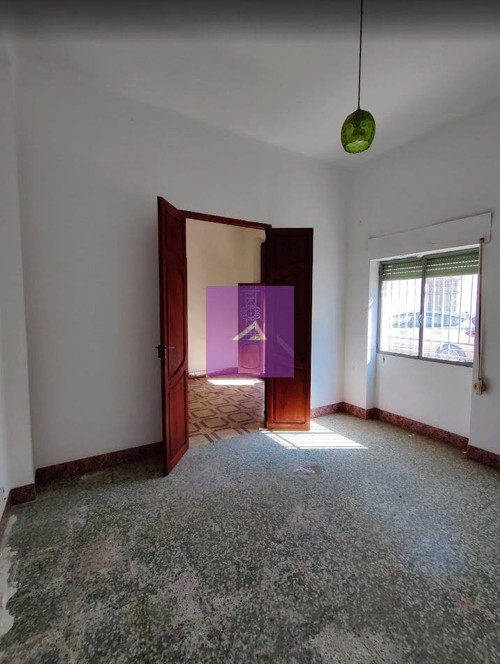 6 bedroom Townhouse for sale in Antella - € 98,000 (Ref: 9412459)